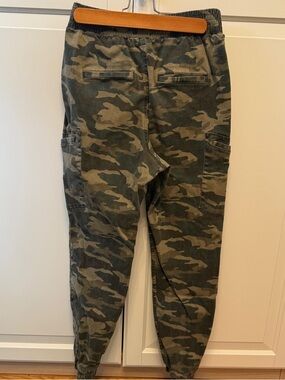 Hollister Green Camo Cargo Joggers